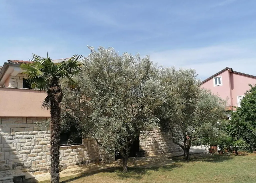 Holiday Apartment In Funtana With Air Conditioning, Wifi, Washing Machine 4990-1